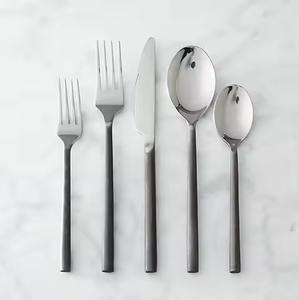 Ensemble de couverts classiques en métal, cuillère, fourchette, couteau en acier inoxydable, ensemble de couverts pour une cuisine élégante et des tables de restaurant - Product Image 6