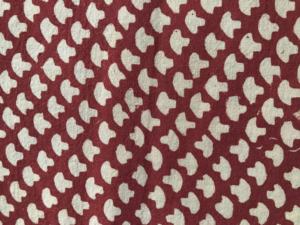 Tela de Algodón Estampada a Mano al por Mayor |   Tela de Algodón Indio Roja con Estampado Buta Pequeño, Venta al por Mayor en Jaipur - Product Image 2