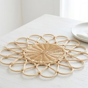 Best Seller Handwoven Rattan Sunflower Placemat Eco Style Rattan Charger Plate Natural <b>Table</b> <b>Mat</b> for Kitchen and Dining Use - Product Image 5