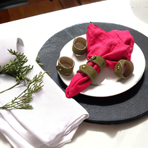 Vente chaude en cuir de forme circulaire rond de serviette cercle en métal boucle de serviette décoration de table rond de serviette en gros quantité en vrac - Product Image 3