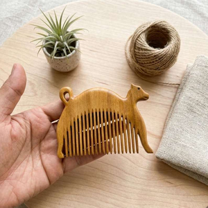 Peine de madera de durazno antiestático de marca privada, el mejor valorado, hecho a mano, con dientes anchos, para masaje del cuero cabelludo y cabello rizado, ideal para salón y hogar. - Product Image 3