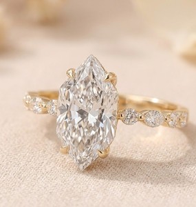 Bague de fiançailles en or massif 10K 14K 18K avec diamant de laboratoire taille marquise néerlandaise et taille brillant rond, design de joaillerie fine, certifiée IGI - Product Image 1