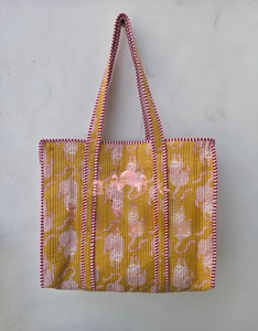 Sac fourre-tout en coton matelassé fait main de haute qualité, style bohème, avec imprimé léopard, base jaune moutarde, bretelles - Product Image 5