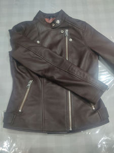 Chaqueta de Cuero Genuino Estilo Universitario para Mujer con Cierre de Cremallera, Transpirable y Resistente al Viento, con Calefacción, Personalizable OEM - Product Image 2