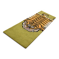 Karpet Lantai Persegi Panjang Motif Harimau Himalaya Buatan Tangan Warna Hijau Zaitun dan Oranye Harimau Cerah, Seni Rakyat Antik Berbahan Wol