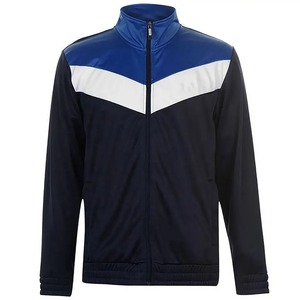 Ensemble sweat tendance pour l'hiver, tenue stylée, streetwear moderne, survêtement décontracté, mode hiver. - Product Image 5