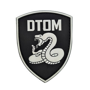 Écussons en caoutchouc écologiques personnalisés, étiquettes en silicone souple PVC pour vêtements, vente en gros, 2D, 3D, en relief - Product Image 5