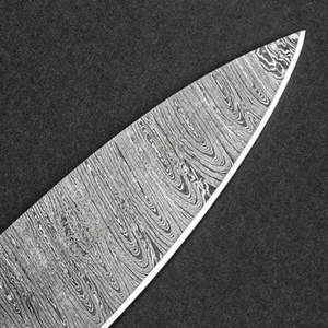 Cuchillo de Cocina Profesional de Acero de Damasco de Alta Calidad, Hecho a Mano, Ecológico, Duradero, con Mango de Madera para Mano Derecha y Funda de Cuero - Product Image 5