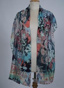 Écharpe vintage à motif floral pour femme, en tissu aérien, longue et élégante, accessoire doux pour le cou, idéale pour un usage décontracté. - Product Image 4