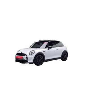 Mini Cooper Classic Plus 2022 avec caméra arrière, sièges en cuir, conduite à gauche - 36 873 km - Product Image 1