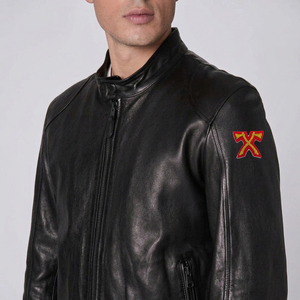 Parche de blazer bordado a mano con hacha cruzada y distintivo de oro en fieltro rojo, para habilidad en las armas. - Product Image 5