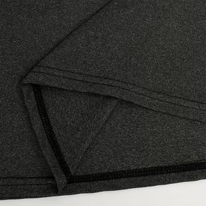 เสื้อยืดแขนยาวผู้ชายแบบซิป 3/4 สีดำ ทรงปกติ สำหรับขายส่ง แห้งเร็ว เป็นมิตรกับสิ่งแวดล้อม เหมาะสำหรับกิจกรรมกลางแจ้ง - Product Image 6