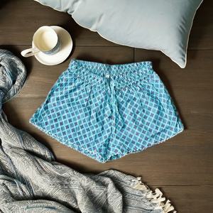 กางเกงขาสั้นพิมพ์ลายเอวสูงสำหรับผู้หญิงคุณภาพพรีเมี่ยมผ้าฝ้ายระบายอากาศพร้อมโลโก้ตกแต่งพลัสไซส์ผู้ผลิตที่ดีที่สุด - Product Image 4