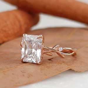 Anillo de Oro 14k con Diamante de Laboratorio Corte Radiante Inspirado en Ramas Naturales, Anillo de Promesa Certificado IGI para Mujer, Anillo de Boda de Lujo - Product Image 5