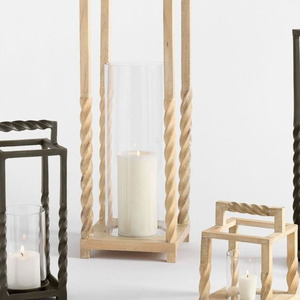Ensemble de porte-bougies en métal et bois avec des poignées torsadées de style lanterne et des cylindres en verre transparent pour la décoration de la maison - Product Image 4