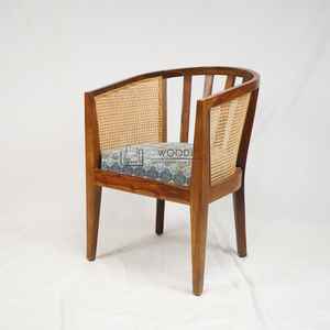 เก้าอี้ทานอาหารไม้สไตล์โมเดิร์นสำหรับขายส่ง ทนทาน เหมาะสำหรับโรงแรม บ้าน สำนักงาน คาเฟ่ ร้านอาหารฟาสต์ฟู้ด และโกดัง - Product Image 1