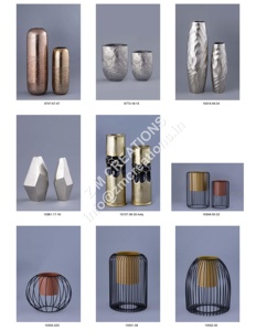 Vase à fleurs en métal artisanal de style côtier avec design géométrique, décoration de luxe pour la maison pour Pâques - Product Image 3