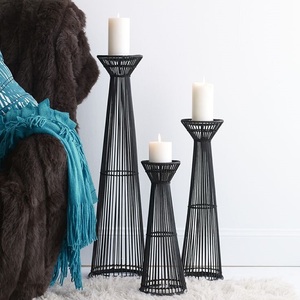 Porte-bougie en métal, nouveau design, finition dorée, décor élégant, finition antique, support à bougie pour l'éclairage - Product Image 1