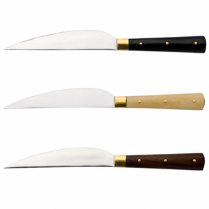 Juego de Tres Cuchillos de Cocina con Hoja Plateada y Mangos de Madera Natural en Negro y Marrón con Refuerzos Dorados para Cortar Carne - Product Image 5