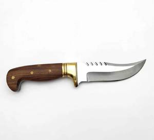 Herramienta Utilitaria de Campo para Exteriores Hecha a Mano en Acero Inoxidable con Mango de Madera de Nogal Natural y Empuñadura de Latón Pulido - Product Image 2