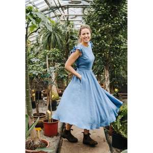 ชุดเดรสยาวแบบไร้สายรัดไหล่ งานแฮนด์เมด สวยงาม โดดเด่น เป็นมิตรกับสิ่งแวดล้อม ผสมผสานสไตล์ธรรมชาติ ให้ความสบาย สง่างาม ระดับมาสเตอร์คลาส - Product Image 1