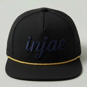 Casquettes de golf personnalisées OEM à 7 panneaux, perforées, découpées au laser, à visière plate et structurées, ODM, faible MOQ, usine de casquettes - Product Image 1