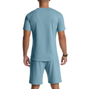Venta al por mayor de conjuntos deportivos cortos de verano para hombre en colores sólidos, camisetas de moda casual y estilo urbano para jóvenes y adultos. - Product Image 2