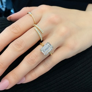 Anillo de compromiso de lujo con diamante cultivado en laboratorio de corte esmeralda de 6.04 quilates, solitario de oro bicolor con 8 garras, anillo de diamante suelto certificado por IGI - Product Image 3