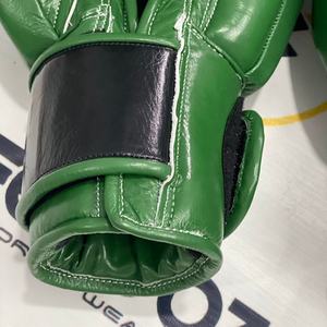 Guantes de Boxeo Muay Thai Fairtex de Cuero Vacuno Genuino con Estampado Digital Verde, Guantes Personalizados para Kickboxing, Sparring y Artes Marciales - Product Image 5