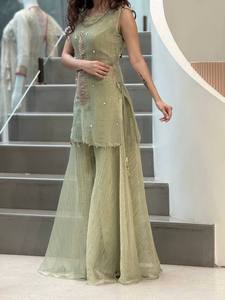 ชุดงานเลี้ยงสไตล์อินเดีย-ปากีสถานสำหรับผู้หญิง สีเขียวมะกอก ปักลายแบบดั้งเดิม ทรงปกติ ความยาวระดับข้อเท้า ผ้า CRUSH TISSUE เหมาะกับทุกฤดูกาล - Product Image 2