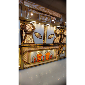 เคาน์เตอร์บุฟเฟ่ต์สแตนเลสตกแต่งสำหรับงานจัดเลี้ยง พร้อมผิวสัมผัสสีทองขัดเงา - Product Image 1