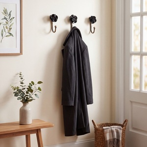 Crochets muraux décoratifs en céramique noire en forme de rose faits à la main avec patères métalliques, pour entrée, chambre, salle de bain - Vente en gros - Product Image 2