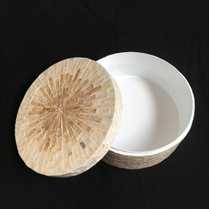 Boîte à bijoux ronde faite à la main incrustée de nacre, boîte à bijoux incrustée de coquillages, boîte à souvenirs, boîte décorative, objet de décoration intérieure - Product Image 1