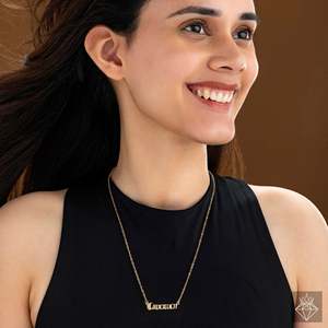 Collier CAPRICORN de la Collection Signe Étoile Pendentif fin PRAO en or haute couture pour les amoureux du zodiaque - Product Image 2