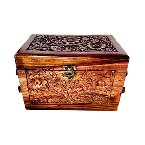 Coffre en bois sculpté à la main avec motifs floraux complexes et loquet antique pour un rangement charmant et moderne à la maison - Product Image 2