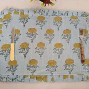 Napperons rectangulaires modernes jetables réutilisables 100% coton bloc à main impression florale volant Table à manger Banquet maison cuisine - Product Image 1