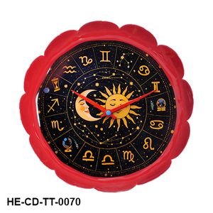 Bandeja de hierro festoneada en color terracota oscuro con arte celestial dorado para organizar pequeños tesoros - Product Image 1