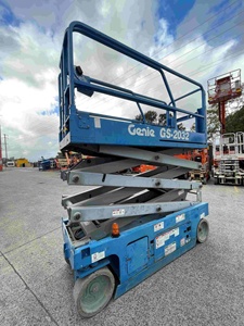 High Quality Genie GS2032 Electric Scissor Lift 20ft Battery Powered Aerial <b>Work</b> <b>Platform</b> for Indoor and Outdoor Maintenance - Product Image 5