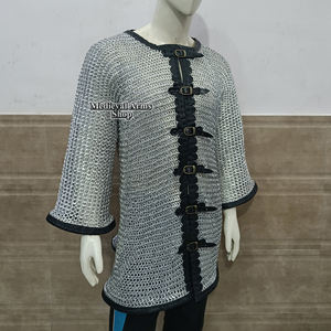 Gilet de chevalier médiéval en maille d'aluminium légère, anneaux plats 0,9 mm, manches longues, garniture en cuir, costume historique - Product Image 6