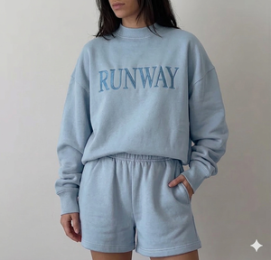 Ensemble court d'hiver à col montant pour femme, coupe décontractée, isolé et confortable, tenue deux pièces chaude et tendance pour la saison froide, style lounge - Product Image 1