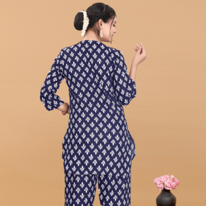 Ensemble coordonné pour femmes Kiran Nexus, tissu microfibre écologique, col rond, imprimé marron, haute qualité, grande taille, vente en gros - Product Image 1