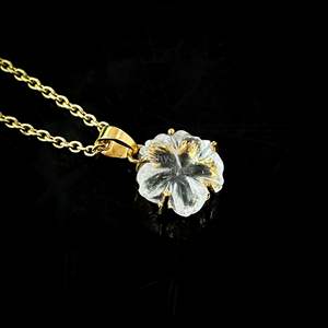Colgante de flor de cuarzo de cristal natural tallado, collar de piedra preciosa, colgante de flor de cuarzo natural, regalo para mujer, fabricación de joyas - Product Image 4