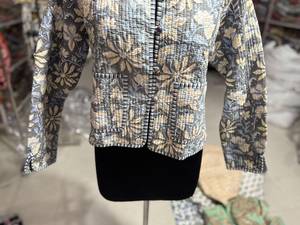 Quilted Floral Print <b>Mandarin</b> <b>Collar</b> <b>Jacket</b> Women's Full Sleeve Cotton Polyester Reversible Single Button Closure Autumn Winter - Product Image 5