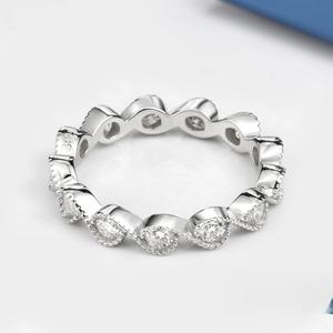 Bague de mariage en or blanc 14 carats avec diamants Bague en diamant de qualité supérieure au design personnalisé Bague en diamant VVS Clarity pour femme - Product Image 1