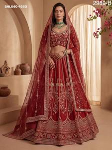 Colección de Lehenga-Choli de Seda Tradicional India para Bodas, con Bordado de Cristal, Zari y Lentejuelas, Moda Femenina - Product Image 3