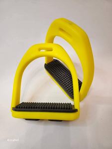 Estribo de Plástico de Tamaño Mediano BLUHORSE BH-3040 de Excelente Calidad con Agarre de Goma Duradero para Montar a Caballo al Mejor Precio al por Mayor - Product Image 6