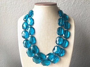 Collier en résine fait main de haute qualité pour amoureux, style classique, cadeau idéal pour mariage et fête, vente directe en gros de bijoux et artisanat - Product Image 1