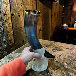Coupe à boire en corne de bœuf Viking de qualité supérieure avec bordure et support en laiton, finition haute brillance à prix avantageux - Product Image 3
