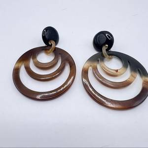 Pendientes de Cuerno con Diseño Redondo y Aspecto Elegante, Accesorios de Regalo de Navidad, Ideales para un Estilo Exquisito, Pendientes de Cuerno Naturales para Mujer - Product Image 1