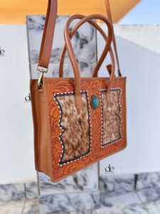 กระเป๋าโท้ทหนังแกะสลักคุณภาพสูงขนาดใหญ่ หนังวัวแท้ ขนสัตว์ สไตล์ยิปซี โบโฮ วินเทจ ทำมือ สะพายข้าง/สะพายไหล่ - Product Image 2